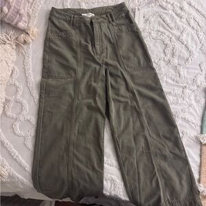 Treasure & Bond Woman’s Cargo Pants in Olive